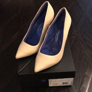 Antonia Saint Victoria High Heels 8.5 Nude NIB